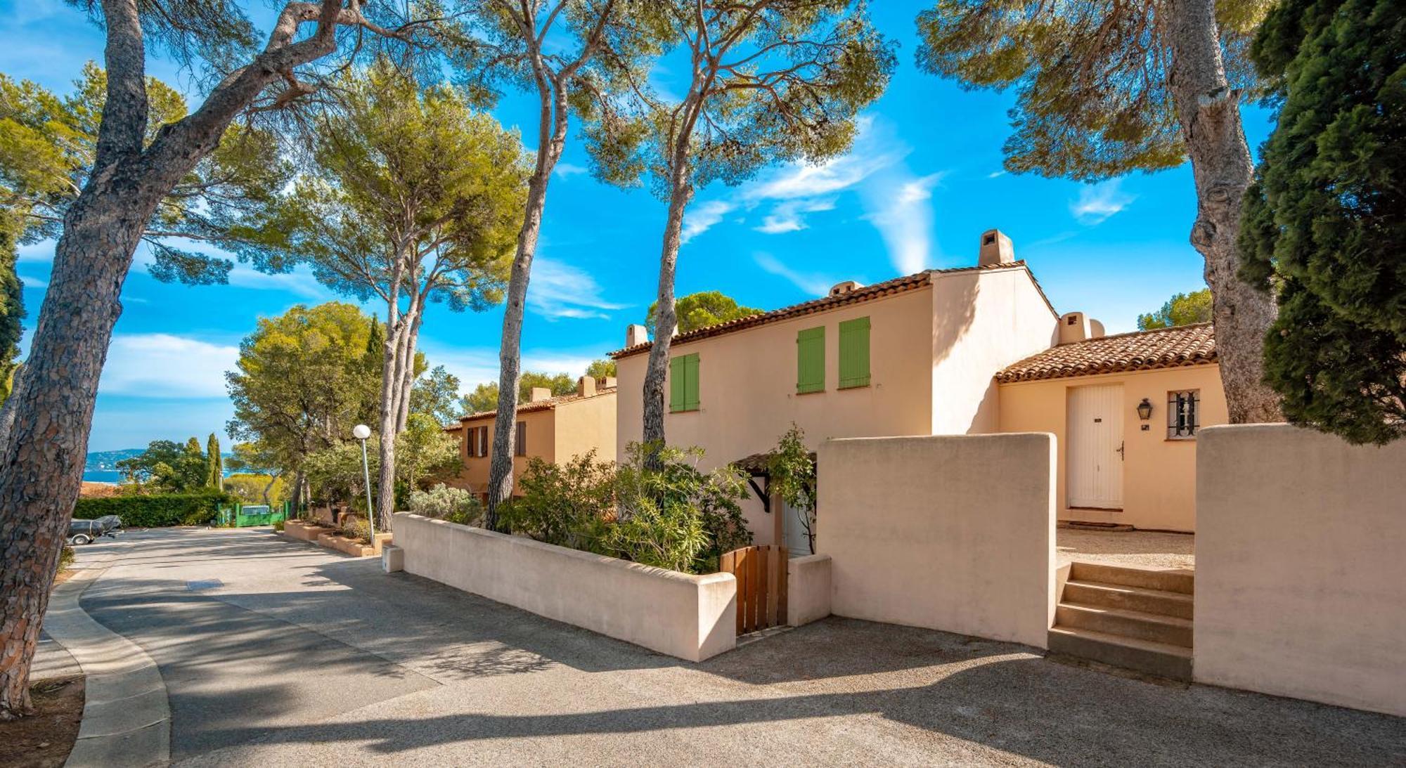 Residence Partenaire Le Domaine De Garlande Cavalaire-sur-Mer Exterior photo
